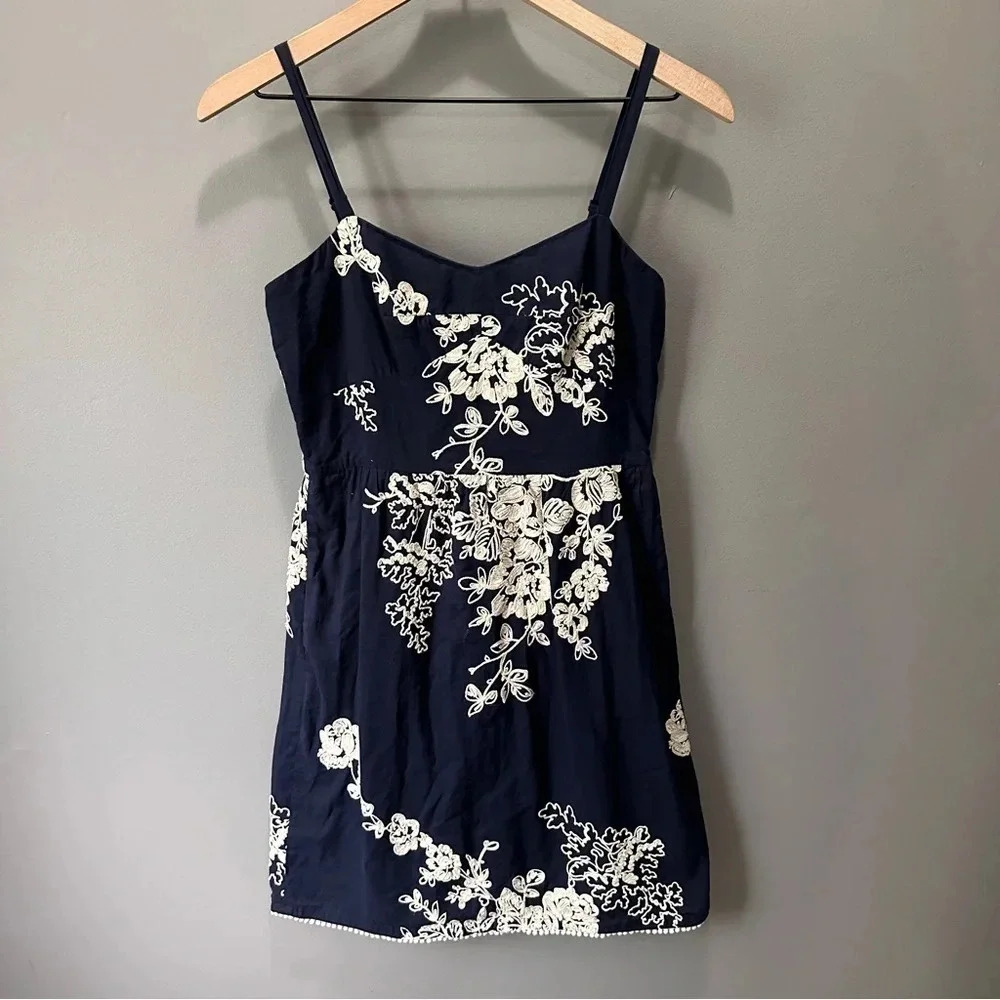 J. Crew Spaghetti strap dress. Size 2. EUC. Cream‎ embroidered flowers.